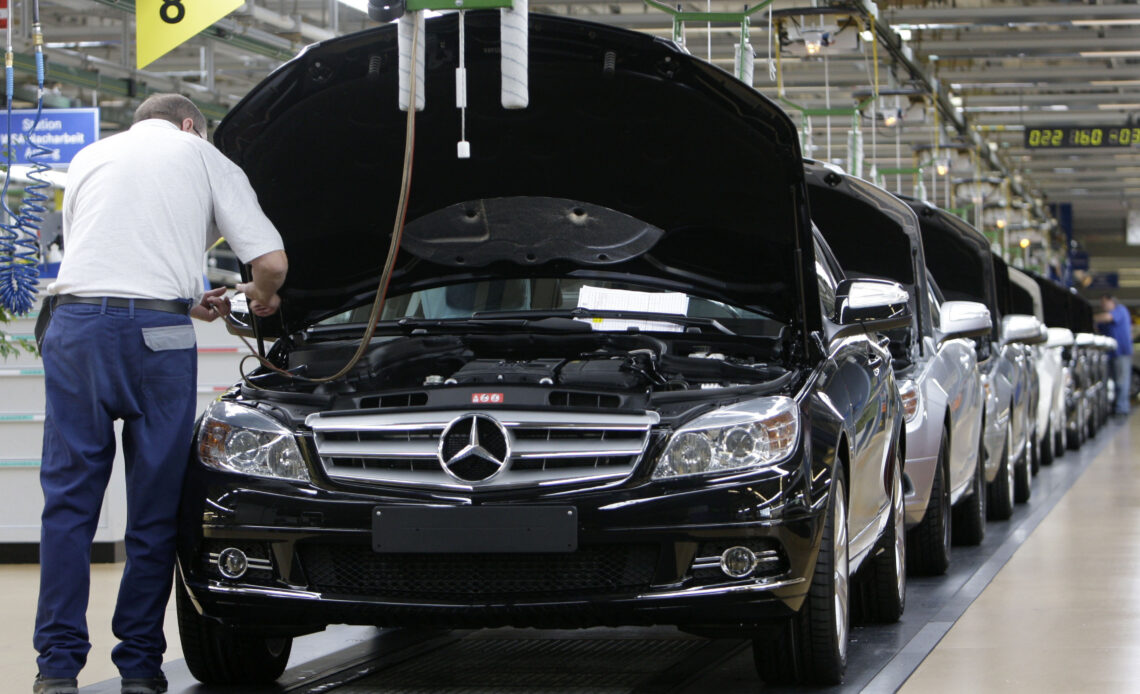 Mercedes-Benz: рекордне падіння чистого прибутку Mercedes-Benz: рекордне падіння чистого прибутку