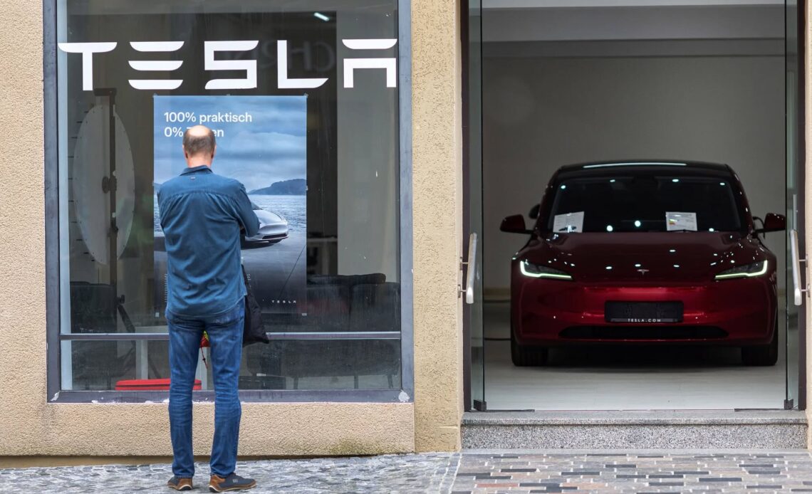 Tesla на роздоріжжі: чекати чи не чекати?