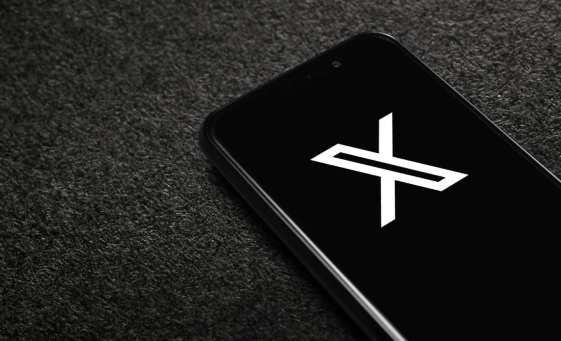 X показывает страну пользователя