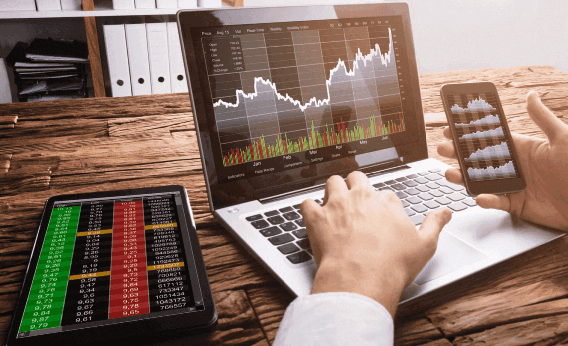 ТОП движений рынка: кто растёт, а кто теряет позиции