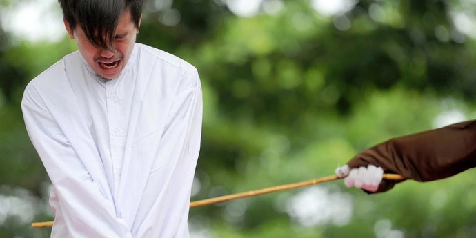 Сингапур обещает розги против кибермошенников