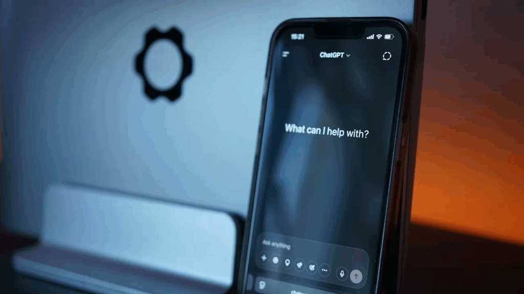 Глава OpenAI Сэм Альтман получил повестку прямо на сцене.