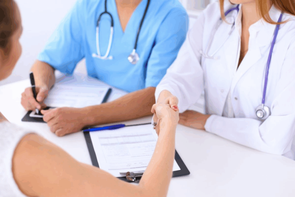 OpenAI запроваджує заборону на персональні поради ChatGPT OpenAI запроваджує заборону на персональні поради ChatGPT