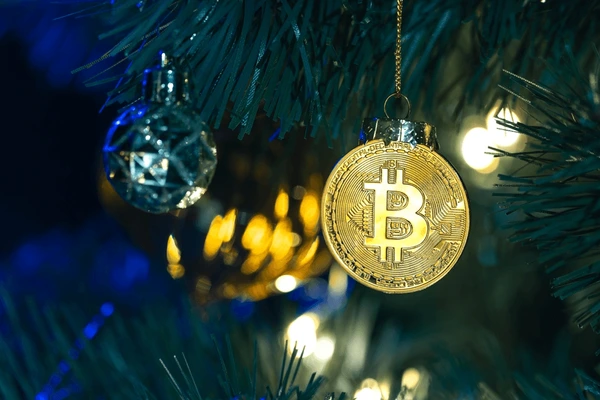 Рождественский биткоин: как менялась цена BTC год за годом
