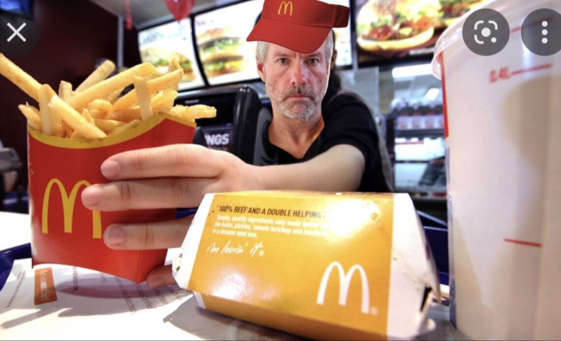 Сейлор у фартуху McDonald’s і жарти Пітера Шиффа Сейлор у фартуху McDonald’s і жарти Пітера Шиффа